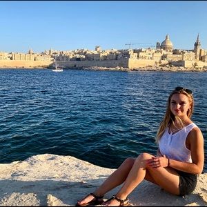 Meet Your Posher, Ioana!